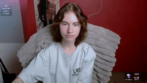 Snapshot of emmi_rossum chatting on 07/11/26, 11:24 Emmi online show from 07/11/26, 11:24