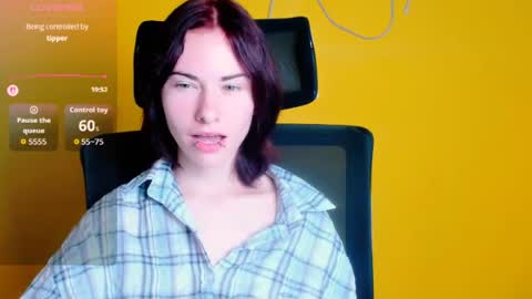 Snapshot of emmi_rossum chatting on 07/18/26, 05:44 Emmi online show from 07/18/26, 05:44