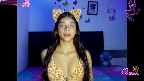 Snapshot of emmie_bunny chatting on 06/29/26, 11:27 Emmie online show from 06/29/26, 11:27