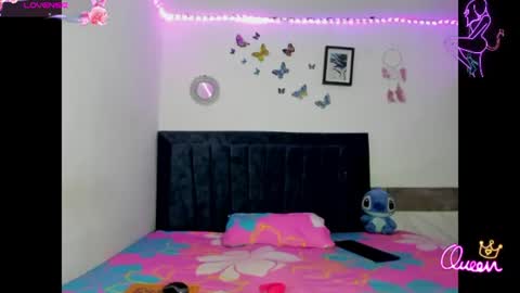 Snapshot of emmie_bunny chatting on 07/04/26, 09:54 Emmie online show from 07/04/26, 09:54