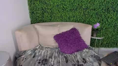 Emmiily online show from 02/19/25, 02:12