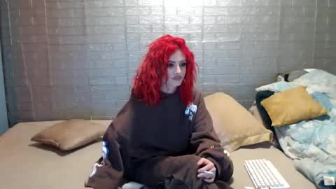 Emmily000 online show from 01/13/26, 11:43