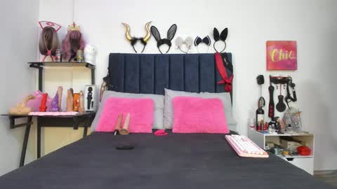          online show from 10/21/25, 12:39