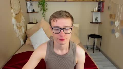 Snapshot of emmit_barker chatting on 07/04/26, 09:10 Emmit online show from 07/04/26, 09:10