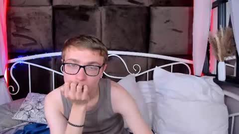 Snapshot of emmit_barker chatting on 07/09/26, 08:46 Emmit online show from 07/09/26, 08:46
