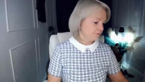 emmmam online show from 12/14/25, 10:09