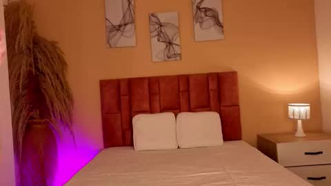 emmy_danielss online show from 02/19/26, 11:50