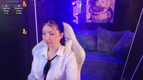 Snapshot of emmy_dreamy_ chatting on 07/25/26, 01:36 emmy_dreamy_ online show from 07/25/26, 01:36