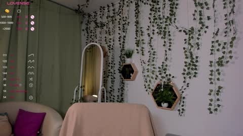 Emmy Fearon online show from 12/06/24, 05:22