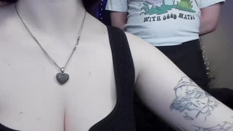 Emily Johny online show from 12/19/24, 02:45