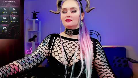 Snapshot of emmybrightj_ chatting on 12/08/24, 03:21 Emmy Bright     50  online show from 12/08/24, 03:21