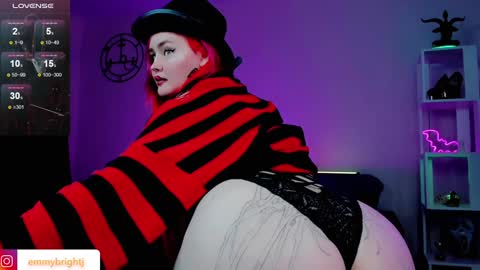 Snapshot of emmybrightj_ chatting on 01/11/25, 01:27 Emmy Bright     50  online show from 01/11/25, 01:27