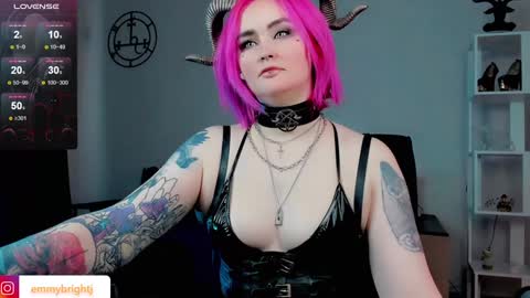 Snapshot of emmybrightj_ chatting on 01/29/25, 07:57 Emmy Bright     50  online show from 01/29/25, 07:57