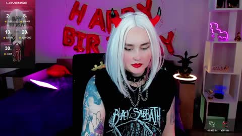 Snapshot of emmybrightj_ chatting on 02/06/25, 05:03 Emmy Bright     50  online show from 02/06/25, 05:03