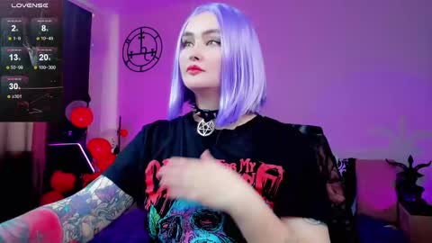 Snapshot of emmybrightj_ chatting on 02/21/25, 05:02 Emmy Bright     50  online show from 02/21/25, 05:02