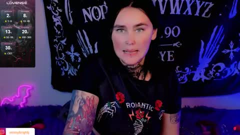 Snapshot of emmybrightj_ chatting on 09/29/25, 01:44 Emmy Bright     50  online show from 09/29/25, 01:44