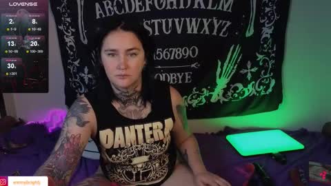 Snapshot of emmybrightj_ chatting on 10/06/25, 01:03 Emmy Bright     50  online show from 10/06/25, 01:03