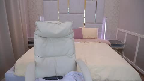 E M M Y online show from 01/16/25, 12:53