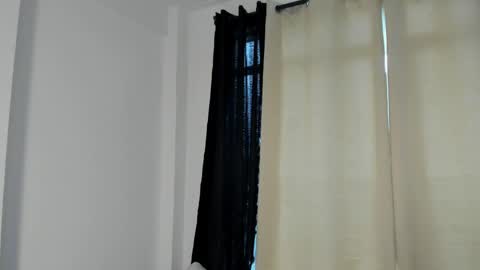 Emperatriz online show from 04/21/26, 02:34