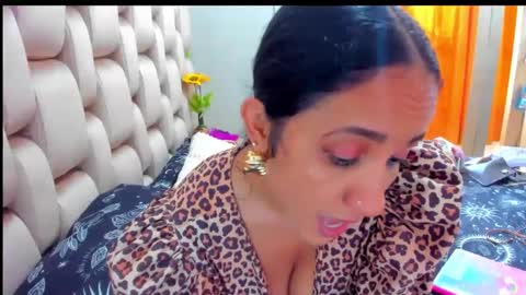 emperatriztapia online show from 02/22/25, 09:04