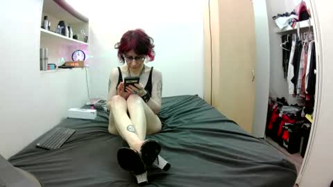 Snapshot of empress_lillth chatting on 06/13/26, 06:39 Empress Lillth online show from 06/13/26, 06:39