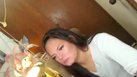 Snapshot of empressrheo chatting on 12/29/24, 02:06 empressrheo online show from 12/29/24, 02:06