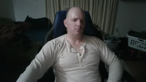 Snapshot of emsguy1 chatting on 12/02/24, 04:53 Matt online show from 12/02/24, 04:53