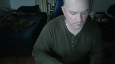 Snapshot of emsguy1 chatting on 03/10/25, 04:07 Matt online show from 03/10/25, 04:07
