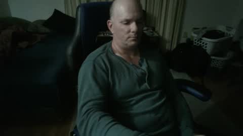 Snapshot of emsguy1 chatting on 09/22/25, 03:52 Matt online show from 09/22/25, 03:52
