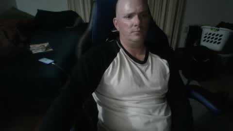 Snapshot of emsguy1 chatting on 10/28/25, 03:32 Matt online show from 10/28/25, 03:32