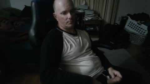 Snapshot of emsguy1 chatting on 11/07/25, 04:23 Matt online show from 11/07/25, 04:23