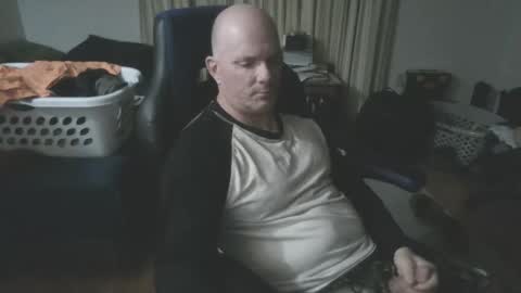 Snapshot of emsguy1 chatting on 12/02/25, 04:40 Matt online show from 12/02/25, 04:40