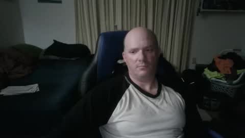 Snapshot of emsguy1 chatting on 12/15/25, 05:01 Matt online show from 12/15/25, 05:01