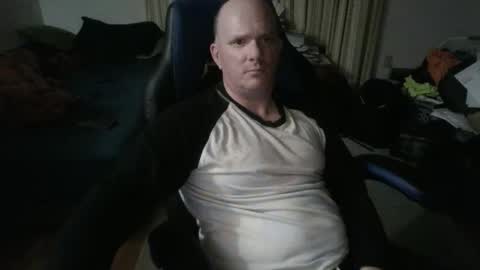 Snapshot of emsguy1 chatting on 12/16/25, 04:50 Matt online show from 12/16/25, 04:50