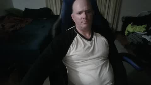 Snapshot of emsguy1 chatting on 12/21/25, 04:41 Matt online show from 12/21/25, 04:41