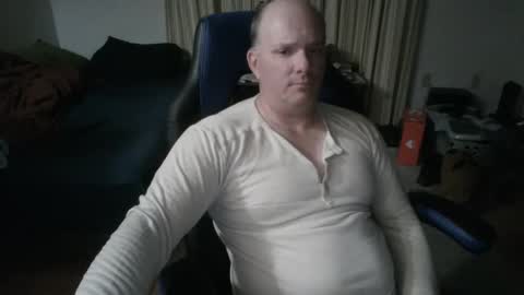 Snapshot of emsguy1 chatting on 01/13/26, 04:29 Matt online show from 01/13/26, 04:29