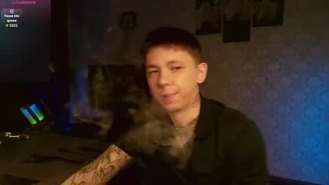 Snapshot of emveeboy96 chatting on 06/11/26, 07:34 emveeboy96 online show from 06/11/26, 07:34
