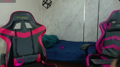 Emy online show from 04/18/26, 03:05