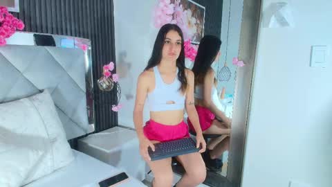 EMY FERRER online show from 04/22/26, 04:15