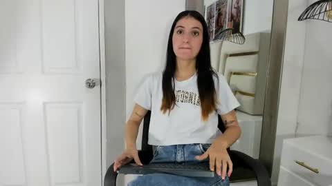Snapshot of emy_ferrer_ chatting on 07/03/26, 02:29 EMY FERRER online show from 07/03/26, 02:29