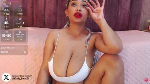 Snapshot of emy_leon chatting on 01/18/25, 02:03 Emy online show from 01/18/25, 02:03