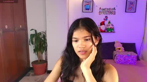 emycarver09 online show from 12/02/25, 11:48