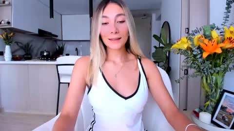 emyconneer online show from 02/12/25, 01:48