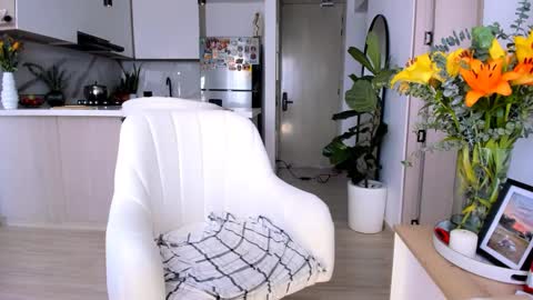 emyconneer online show from 02/12/25, 04:55