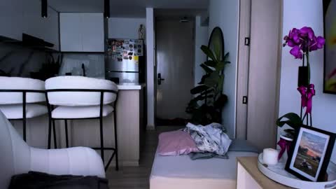 emyconneer online show from 03/03/25, 05:39