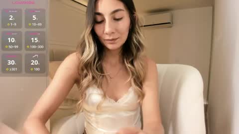 emyconneer online show from 04/12/26, 08:14