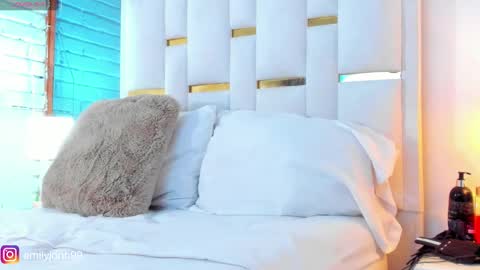 EMYLY  online show from 01/29/25, 12:01