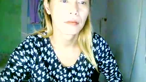 CHUN LY online show from 09/22/25, 06:48