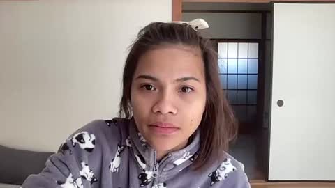 enchan931125 online show from 03/08/26, 04:27