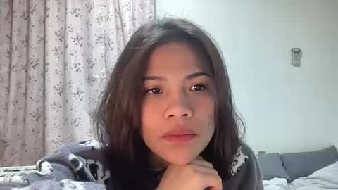 enchan931125 online show from 03/09/26, 10:52